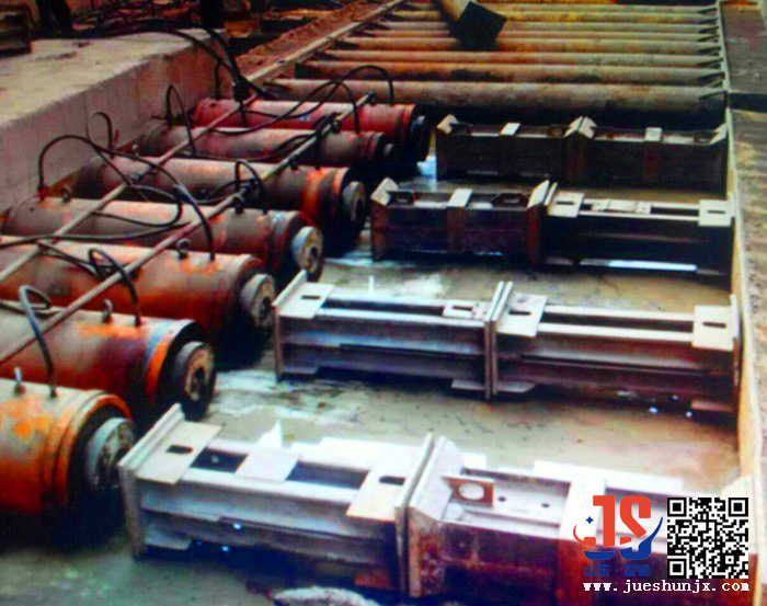 小型液压顶管机生产完成 即将上岗工作了