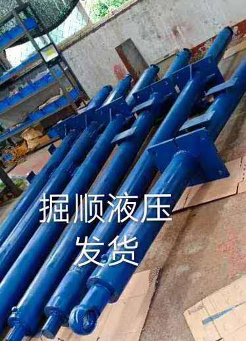 山东小型顶管机运往山西大同 助力脱贫攻坚战