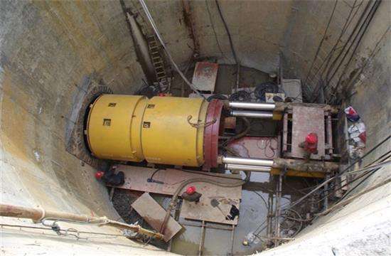 山西太原大管径雨水顶管施工不影响机动车道通行